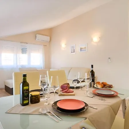 Mit Pool, Garten, Liegen, Strandnah * Poreč